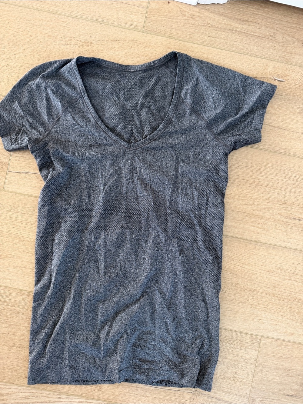 lululemon athletica Heathered Dark Gray V-Neck Short Sleeve Tee